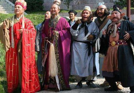 人参果就如三朝未满的小孩，猪八戒多大的口?竟然可以一口吞下?