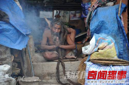 探秘印度苦行僧 吃尸体充饥和恋尸癖