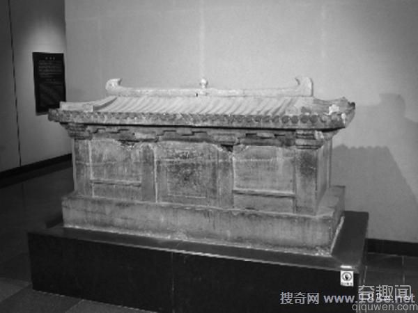  考古／神祕诅咒！9岁女童奢华石棺上刻着「开者必死」