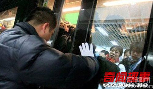 盘点世界最牛职业榜首 职业哭丧人鉴黄师