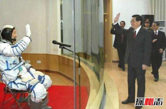 杨利伟上天后身体变异，杨利伟太空灵魂出窍是真的吗(谣言)