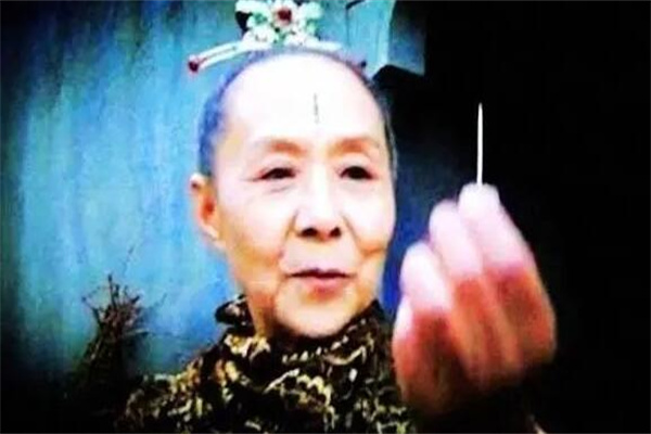 百眼魔君：长满眼睛的妖怪(被绣花针打败)