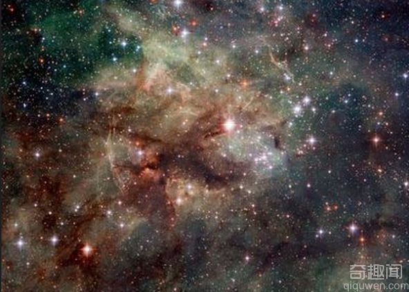 探究蜘蛛星云内巨大的“怪物恒星”