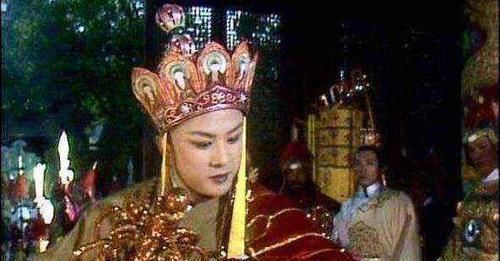 西游记中，如来送给唐僧锦镧袈裟，唐僧为何不穿，反而拿来压箱底