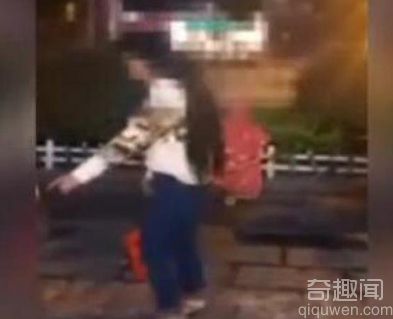 员工未完成业绩被罚吃活虫 当事人称只是游戏