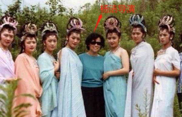 西游记女演员不愿穿露脐装，导演只好用这个办法，观众信了30多年