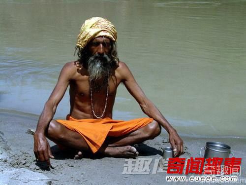 探秘印度苦行僧 吃尸体充饥和恋尸癖