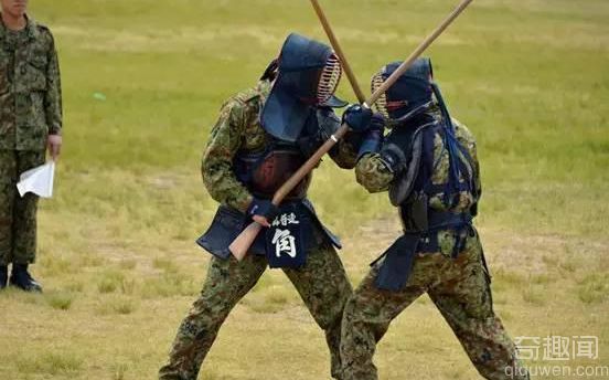 日本中学拼刺刀课 这该多危险啊