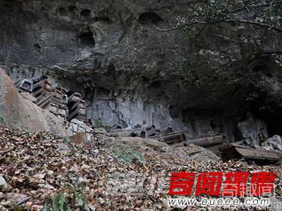 走进贵州苗族 体验洞葬风俗