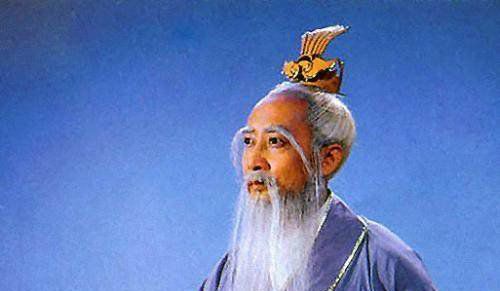 孙悟空并非无亲无故，他的后台硬到离谱，没有神仙敢不给面子