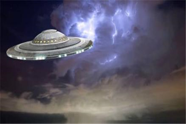 中国击落ufo抓到两个外星人 纯属传说（没有实际证据）