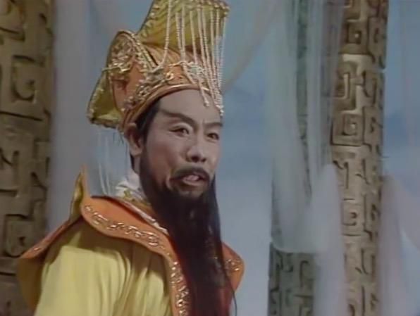 西游记中，孙悟空根本没有偷吃蟠桃，他吃进嘴里的蟠桃都是假的
