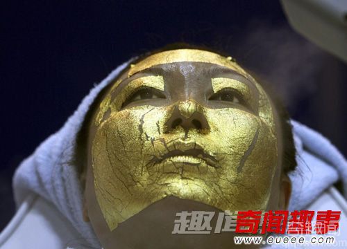24K黄金敷脸水蛭美容法 细数奇葩美容法