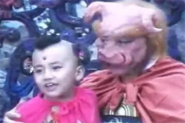 牛魔王：号称平天大圣(和孙悟空是结拜兄弟)