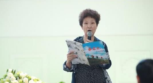 86版《西游记》“黎山老母”近照，年近八旬身体硬朗精神矍铄