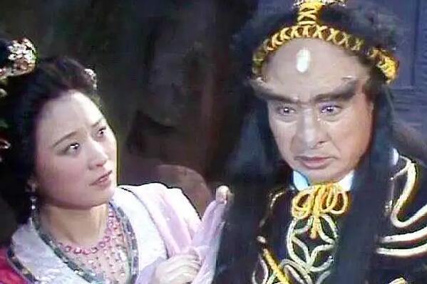 黄袍怪:原二十八宿星君之一奎木狼(后罚去给太上老君烧火)