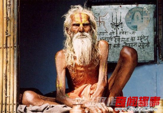 探秘印度苦行僧 吃尸体充饥和恋尸癖
